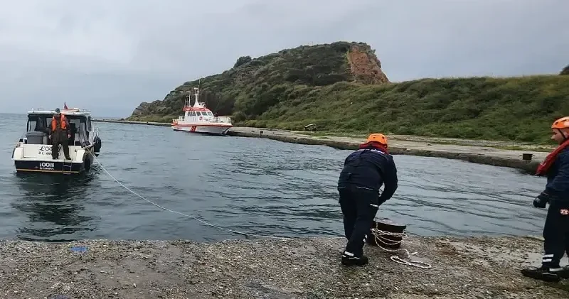 Sivriada açıklarında sürüklenen tekne kurtarıldı Gündem Haberleri