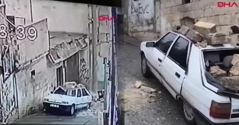 Son anda kurtuldu! Şanlıurfa’da duvar park halindeki aracın üzerine yıkıldı