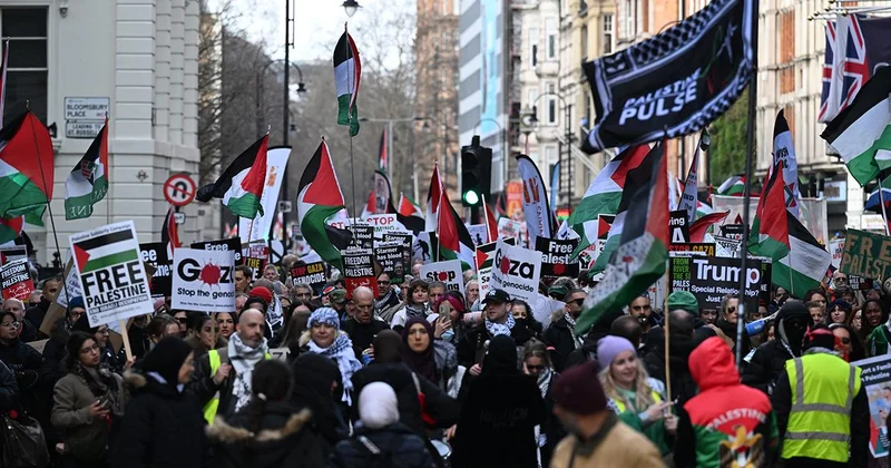 İngiltere de on binler Filistin e destek verdi