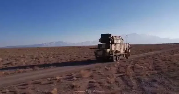 Washington parmak salladı, Tahran resti çekti: Görüntüler gündem oldu