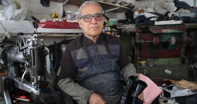 Çıraklıkla başladı! 44 yıldır aynı dükkanda çalışıyor