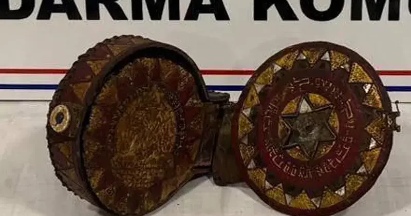 Erzurum’da ceylan derisine yazılmış altın işlemeli Tevrat ele geçirildi