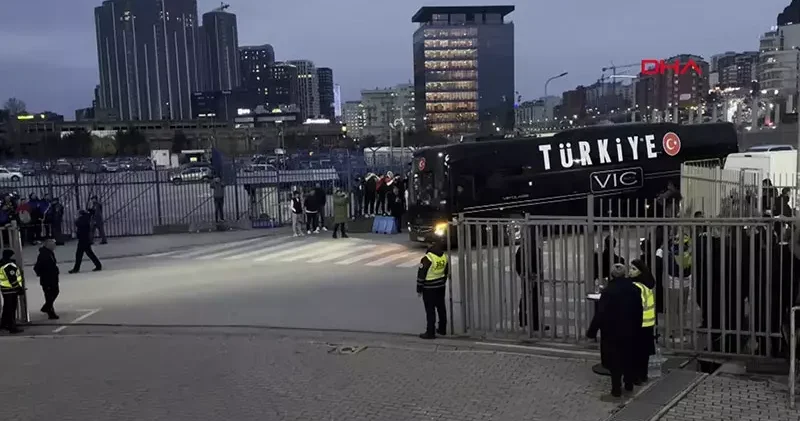 A Milli Futbol Takımı, Kosova maçı için stada ulaştı