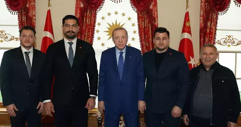 Cumhurbaşkanı Erdoğan, Türkiye Güreş Federasyonu Başkanı Taha Akgül’ü kabul etti