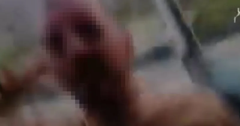 Sınır kapısında dehşet anları: Meslektaşının aracını demir sopayla parçaladı