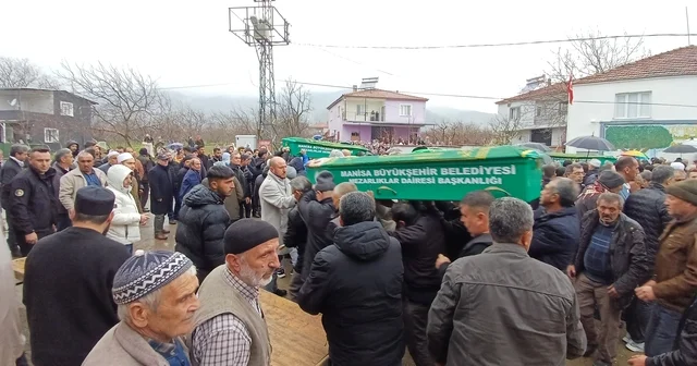 Eşi ve ailesini katletmişti: 4 kişi yan yana toprağa verildi Manisa Haberleri
