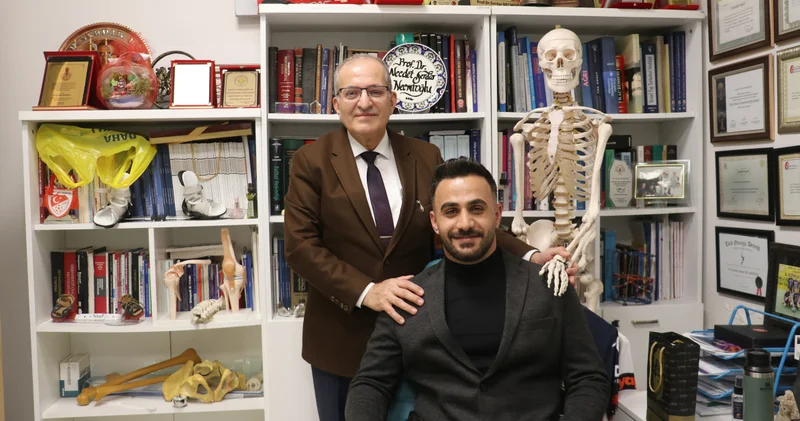 Ameliyatını yapan doktorun ilgisinden etkilenip aynı mesleği seçti, 20 yıl sonra buluştu Haberler Sağlık Haberleri