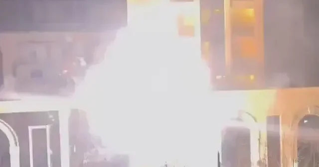 Kosovalı taraflarlar A Milli Futbol Takımımızın kaldığı otele havai fişeklerle saldırdı VİDEO İZLE