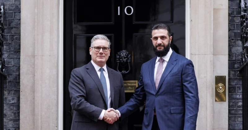 Suriye Cumhurbaşkanı Şara, İngiltere Başbakanı Starmer la ikili ve bölgesel gelişmeleri ele aldı Dış Haberler