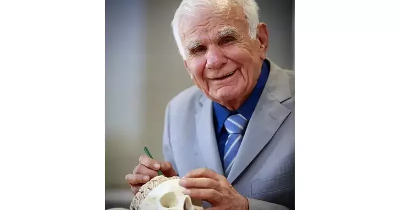 M. Gazi Yaşargil Genç Beyin Cerrahı Ödülü için başvurular başladı