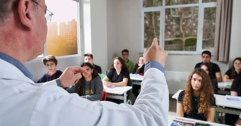 Eğitime yeni düzenleme yolda: Milyonlarca kişi okula geri dönecek Sözcü Gazetesi