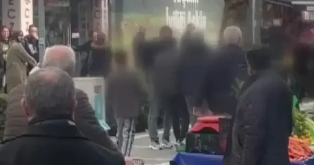 Vatandaş zor ayırdı: 13 yaşındaki çocukların kavgası karakolda bitti VİDEO İZLE
