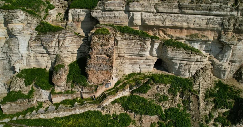 Türkiye de binlerce yıldır kimsenin geçemediği Beyaz Kale: Tek bir sırrı var Sözcü Gazetesi