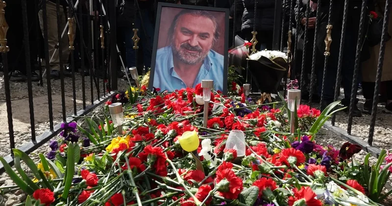 Kuzeyin Oğlu Volkan Konak ın ölüm yıl dönümünde binlerce kişi mezarına akın etti Sözcü Gazetesi