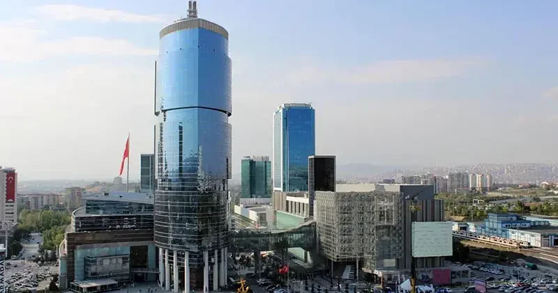 Ankara da bir AVM, hafta sonu 18 yaş altındakilerin velisi olmadan girişlerini yasakladı