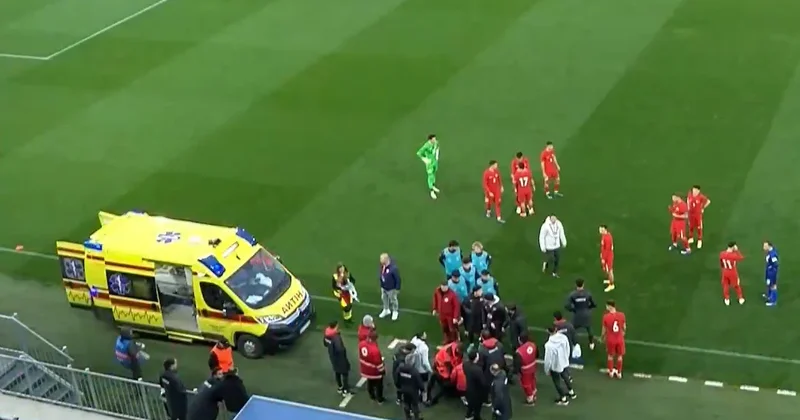 Egemen Korkmaz yürekleri ağza getirdi! Bir anda yere yığıldı, sahaya ambulans girdi Sözcü Gazetesi