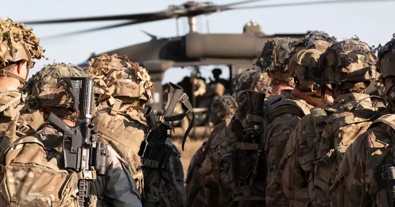 Savaşta korkulan oluyor! Binlerce ABD ordusu paraşütçüsü Orta Doğu ya ulaştı
