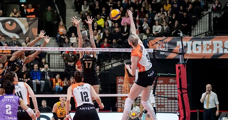 Eczacıbaşı Dynavit, play off serisi ilk maçını kaybetti!