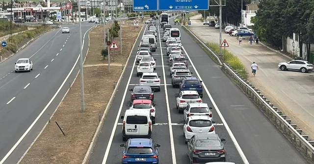 Tatilin son gününde Tekirdağ İstanbul kara yolunda araç yoğunluğu Tekirdağ Haberleri