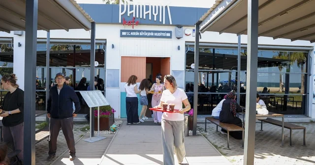Mersin de bayramın adresi belediye kafeleri oldu Mersin Haberleri