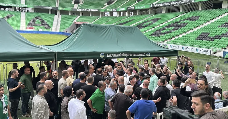 Sakaryaspor da yaşanan gerginlik genel kurulu erteletti Sözcü Gazetesi