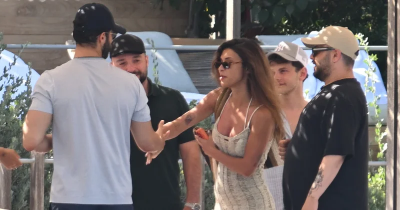 Devrim Özkan Bodrum da arkadaşlarıyla buluştu