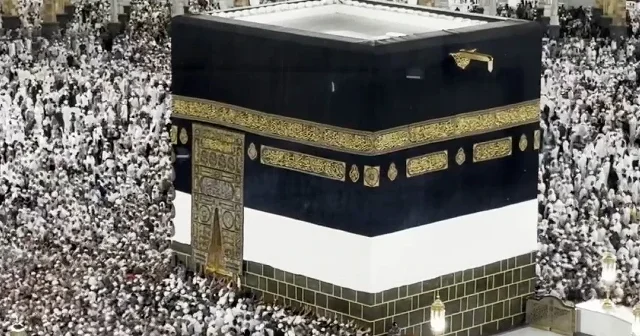 Mekke de hacılar veda tavafında VİDEO İZLE