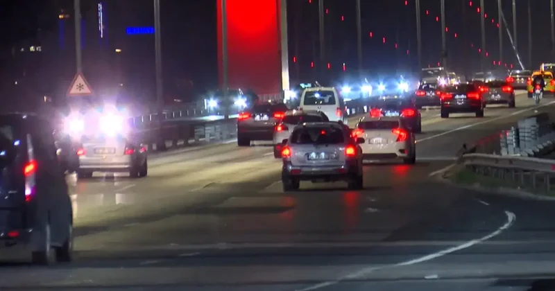 İstanbul da bayram dönüşü köprülerde trafik yoğunluğu