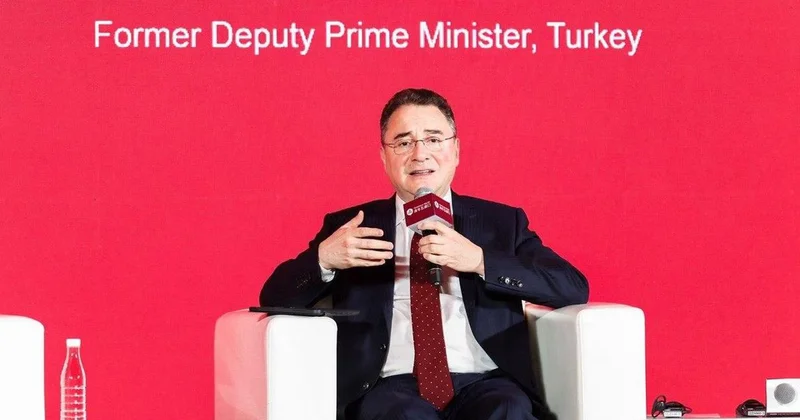 Çin’deki kritik zirvede tek Türk konuşmacı olan Ali Babacan dan önemli mesajlar