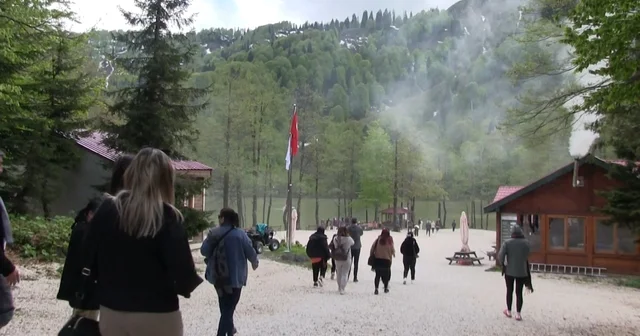 Karagöl, bayramda yerli ve yabancı turistleri ağırladı Artvin Haberleri