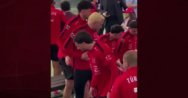Galatasaraylı Barış Alper Yılmaz milli takım kampındaki yeni imajıyla dikkat çekti