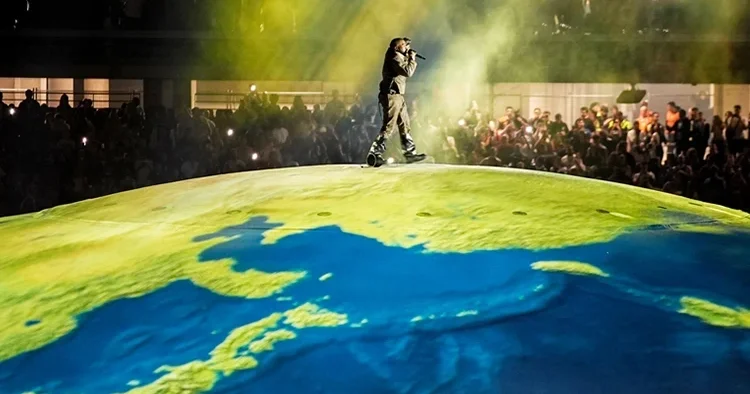 118 bin kişilik katılım: Kanye West İstanbul’da dünya rekorunu kırdı