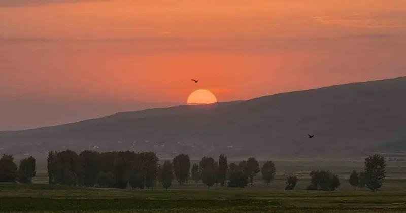 Güroymak’ta gün batımı görsel şölen sundu