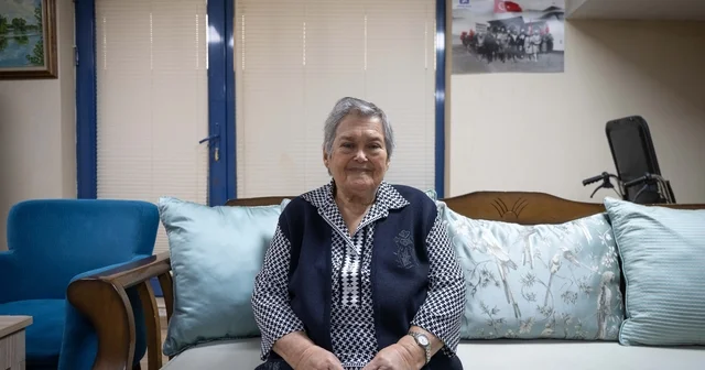 Hayat hikayesini kitaplaştıran Parkinson hastası emekli öğretmene eski öğrencilerinden imza günü Ankara Haberleri