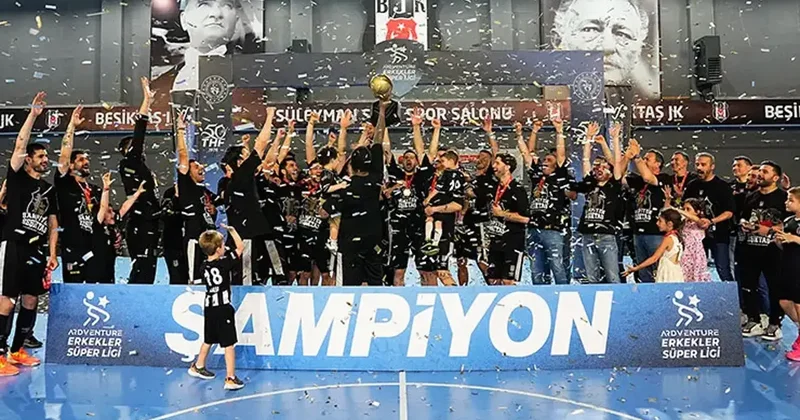 Hentbolda şampiyon Beşiktaş, kupasına kavuştu Spor Haberleri