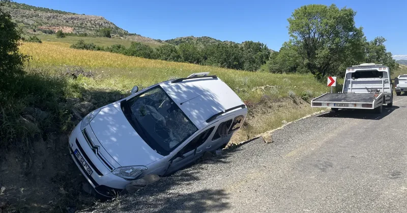 Diyarbakır da kanlı pusu! Güpegündüz otomobile kurşun yağdırdılar: 1 ölü, 1 yaralı