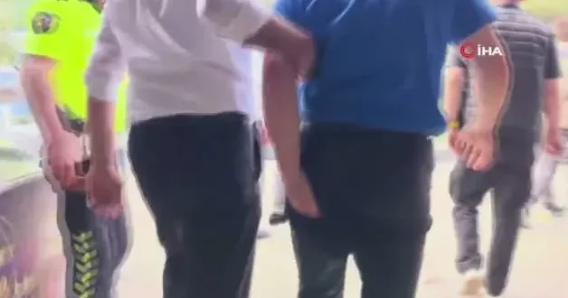 Bursa da yol kavgasında kan aktı: 1 i polis 5 kişi yaralandı