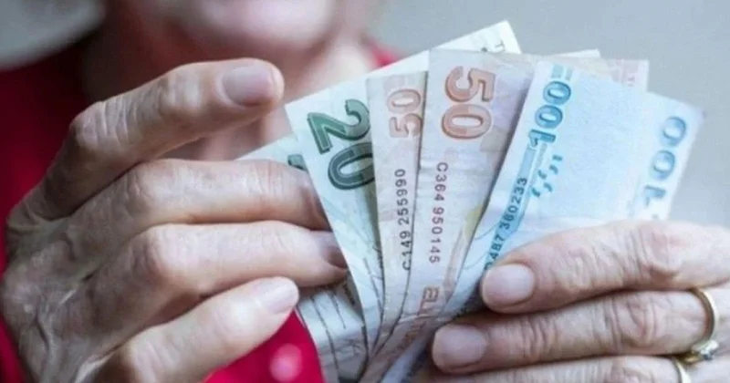 En düşük emekli aylığını 23 bin 552 liraya çıkaran düzenleme yürürlüğe girdi.
