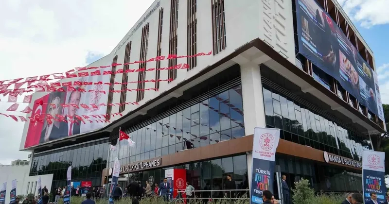 Manisa’nın bilgi üssü 490 bin ziyaretçiyi ağırladı