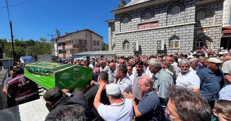Kazada ölen tır sürücüsü toprağa verildi