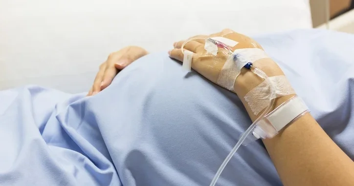 Hamileliğinin 5’inci ayında ölümcül bir teşhis kondu! İmkânsız bir seçime zorlandı: Kendi hayatını mı yoksa bebeğini mi kurtaracaktı?