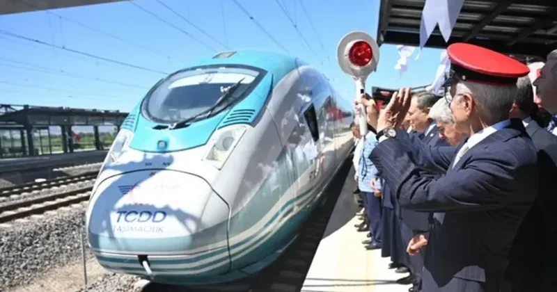 Ankara İstanbul arası 30 dakika kısalacak! Bakan Uraloğlu 250 km/s hıza ulaşacak YHT için tarih verdi
