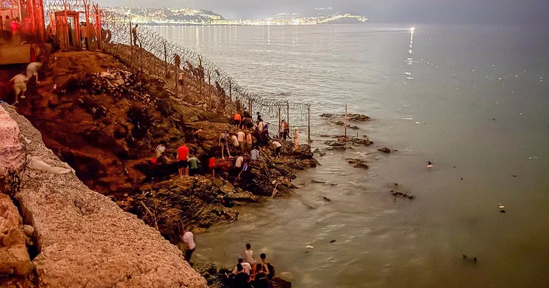 İspanya, son 24 saatte 49 binden fazla kişinin Sebte ye geçtiğinin düşünüldüğünü bildirdi