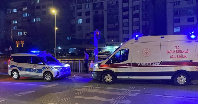 Yaralı halde tramvaya binen kişi yolcuların ihbarıyla hastaneye kaldırıldı