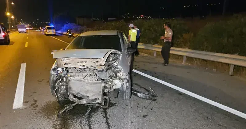 Bursa da otomobil bariyerlere çarptı: 1 yaralı