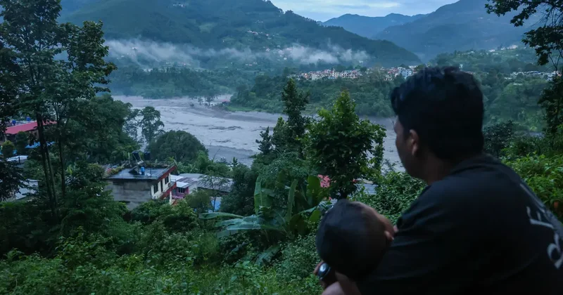 Nepal i vuran felakette acı bilanço: Can kaybı arttı!