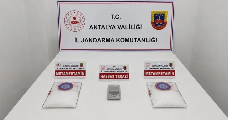 Antalya’da otel odasında uyuşturucuya 2 tutuklama