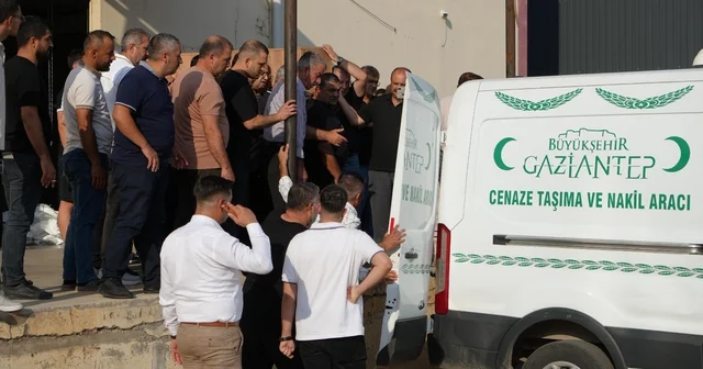 Batan gemide hayatını kaybeden Nihat Balyemez in cenazesi Gaziantep e getirildi Gaziantep Haberleri Habertürk Yerel Haberler