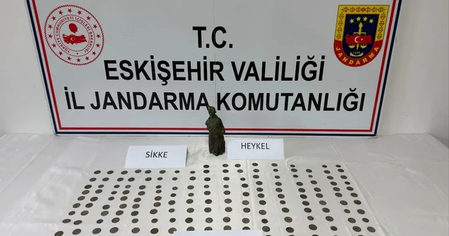Jandarma tarihi eser değerinde 1 elmas, 1 heykel ve 194 bronz sikke ele geçirdi, şüpheli tutuklandı Eskişehir Haberleri Habertürk Yerel Haberler