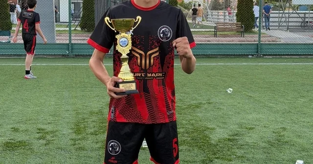 Kayseri den Galatasaray U14 e transfer Fatih Yurt Futbol Akademisi nin stoperi Galatasaray a transfer oldu Kayseri Haberleri Habertürk Yerel Haberler